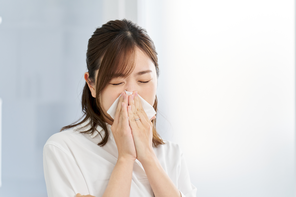 鼻炎とは？アレルギー性鼻炎と風邪の違い・原因・対処法を解説